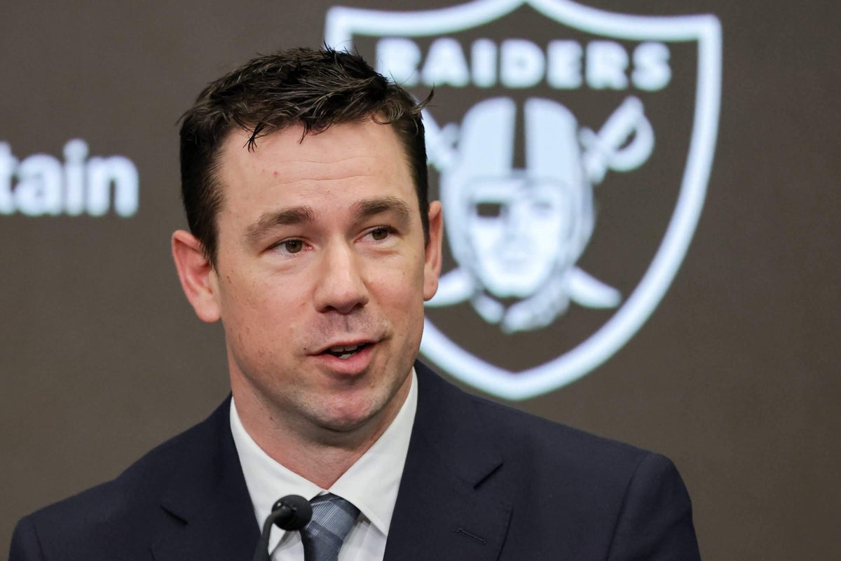 Klint Kubiak talks Maxx Crosby, Tom Brady, draft plans as Raiders introduce new coach