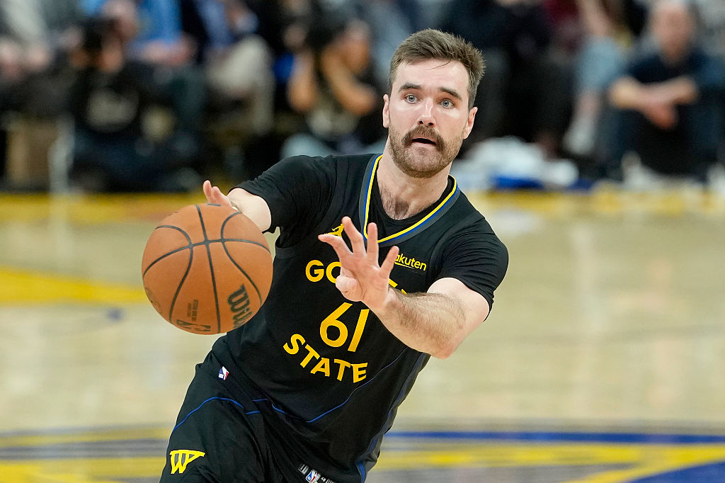 SAN FRANCISCO, CALIFORNIA - FEBRUARY 11: Pat Spencer #61 of the Golden State Warriors passes the ball against the San Antonio Spurs in the second half of an NBA basketball game at Chase Center on February 11, 2026 in San Francisco, California. NOTE TO USER: User expressly acknowledges and agrees that, by downloading and or using this photograph, User is consenting to the terms and conditions of the Getty Images License Agreement. (Photo by Thearon W. Henderson/Getty Images)