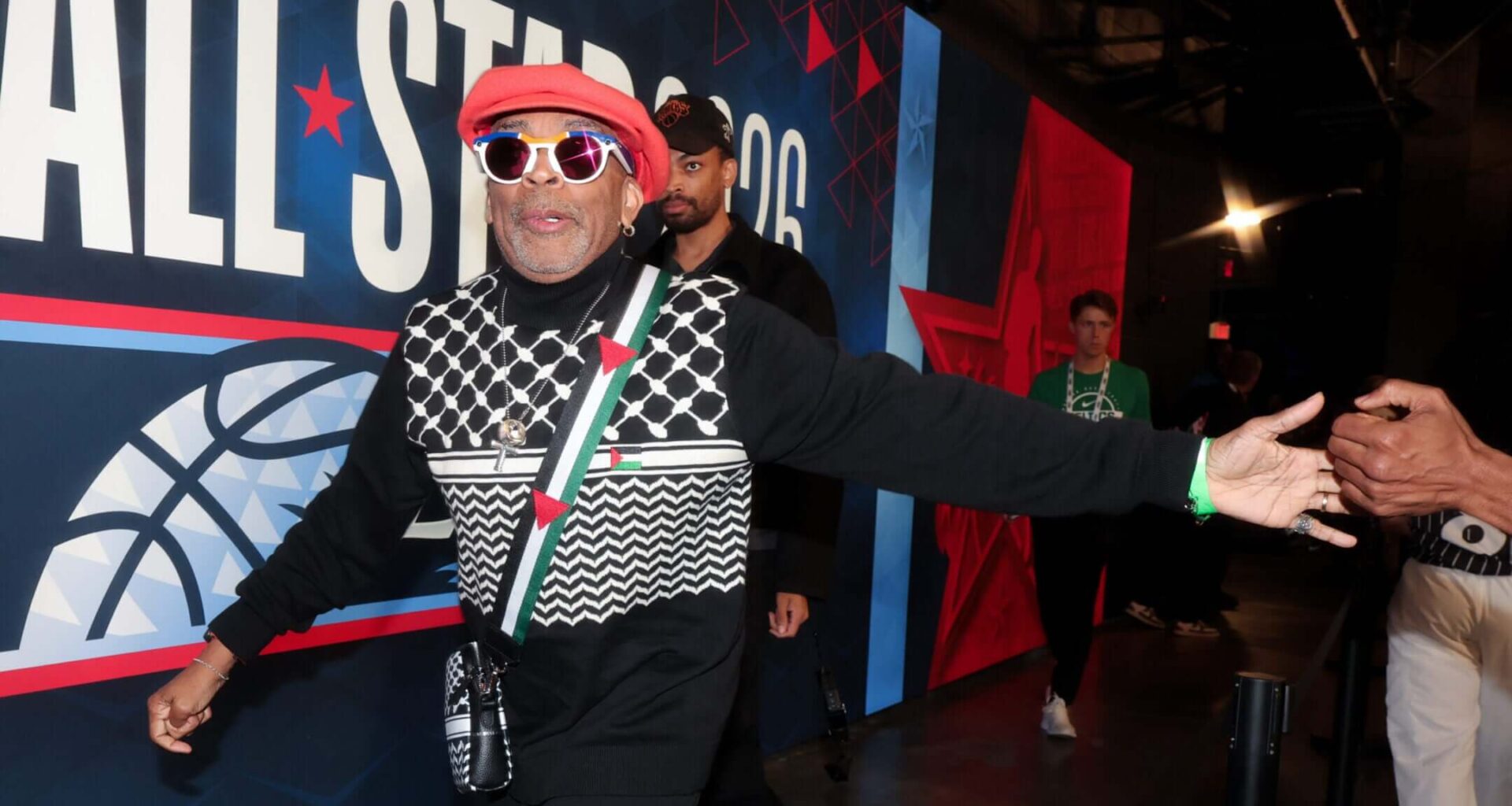 Spike Lee, Kyrie Irving wear pro-Palestinian outfits to NBA All-Star Game featuring first Israeli player – The Forward