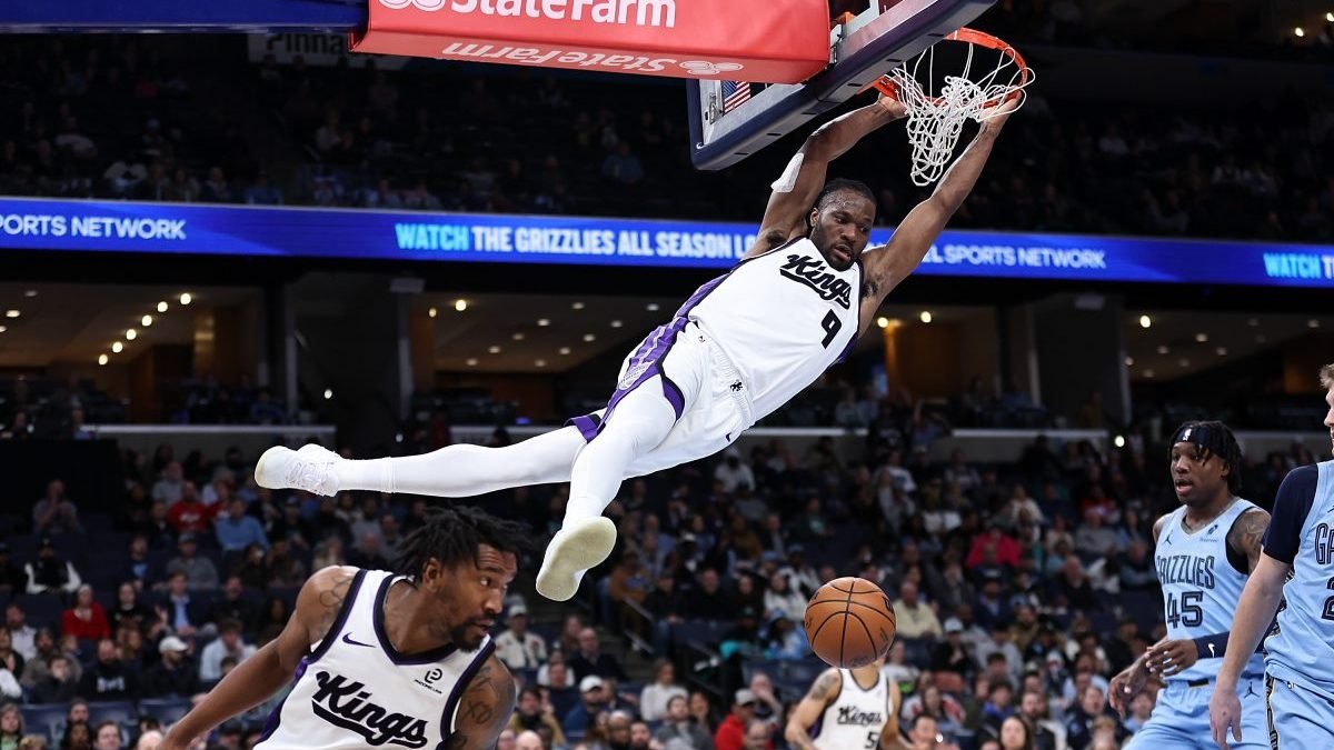 Kings snap historic losing streak with victory over Grizzlies – NBC Sports Bay Area & California