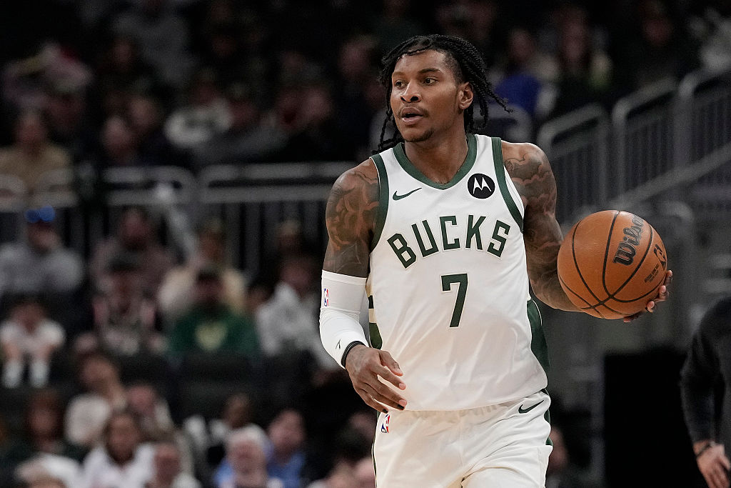 MILWAUKEE, WISCONSIN - FEBRUARY 24: Kevin Porter Jr. #7 of the Milwaukee Bucks dribbles the ball against the Miami Heat during the first quarter at Fiserv Forum on February 24, 2026 in Milwaukee, Wisconsin. NOTE TO USER: User expressly acknowledges and agrees that, by downloading and or using this photograph, User is consenting to the terms and conditions of the Getty Images License Agreement. (Photo by Patrick McDermott/Getty Images)