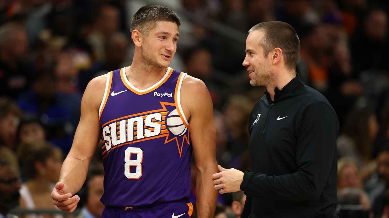 Phoenix Suns guard Grayson Allen (8) with head coach Jordan Ott against the Denver Nuggets at the Mortgage Matchup Center.