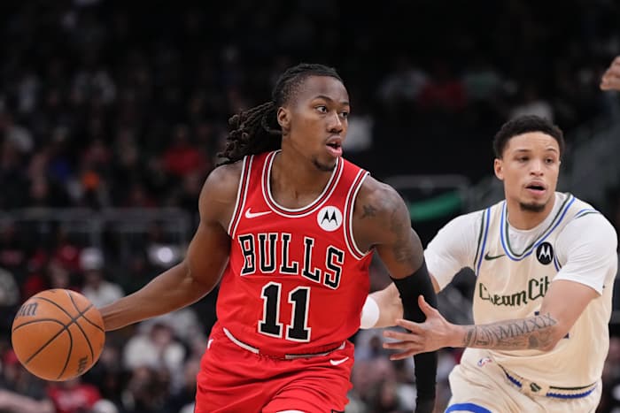 Timberwolves acquire Ayo Dosunmu for scoring depth in trade-deadline deal with Bulls