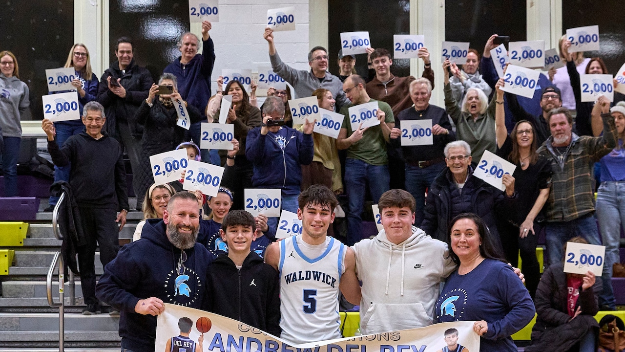 How 5-foot-7 guard joined NBA legends on N.J.'s all-time scoring list