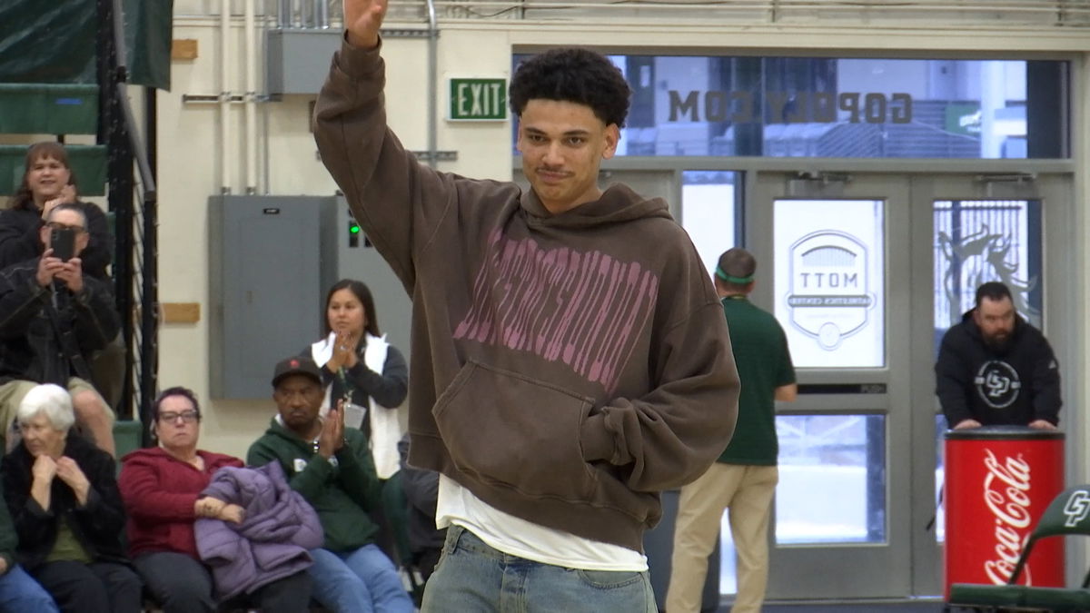 Many happy returns: Clippers rookie and Cal Poly alum Kobe Sanders sees Mustangs end losing streak to UCSB