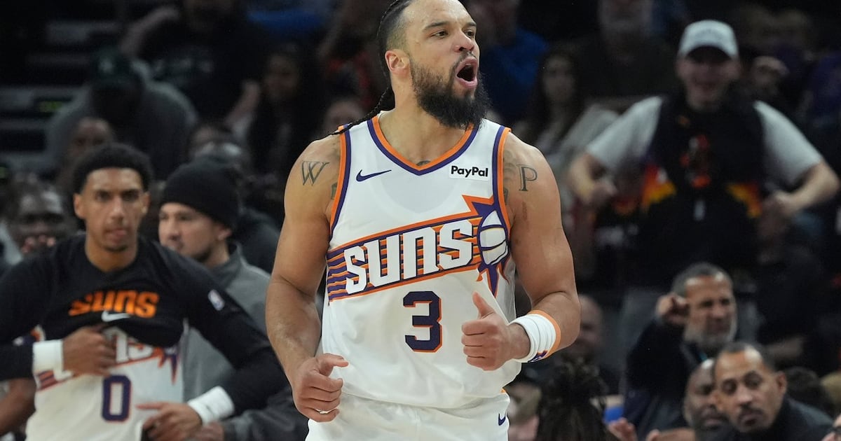 Phoenix Suns' Dillon Brooks suffered broken left hand vs. Magic