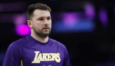 Luka Dončić ruled out of Lakers-Sixers game after leaving with apparent leg injury