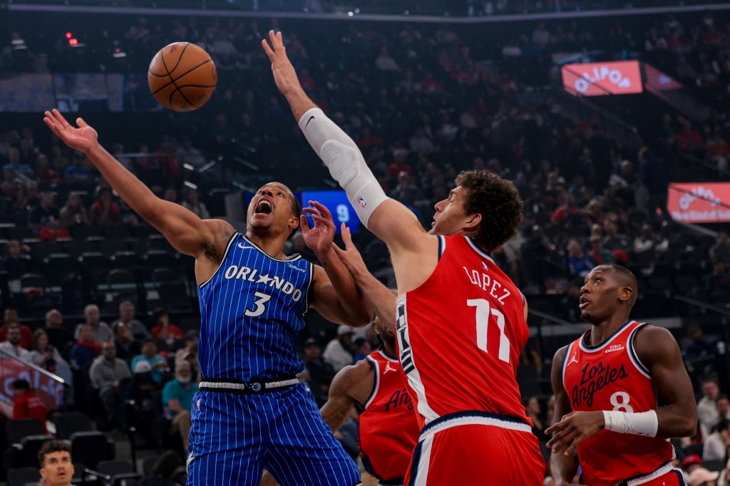 Orlando Magic escapes Clippers late