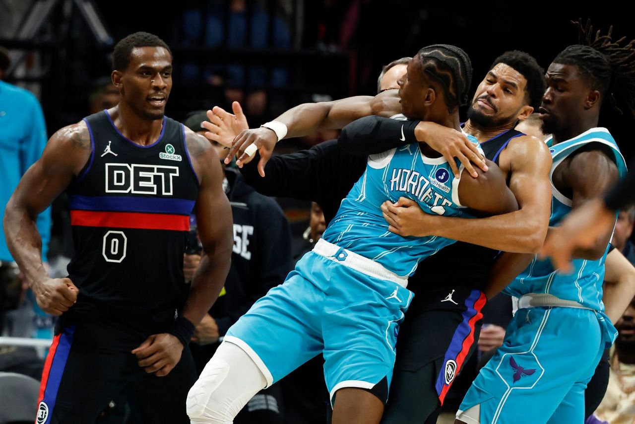 Stewart suspended 7 games and 3 other players are penalized for fighting in Pistons-Hornets game