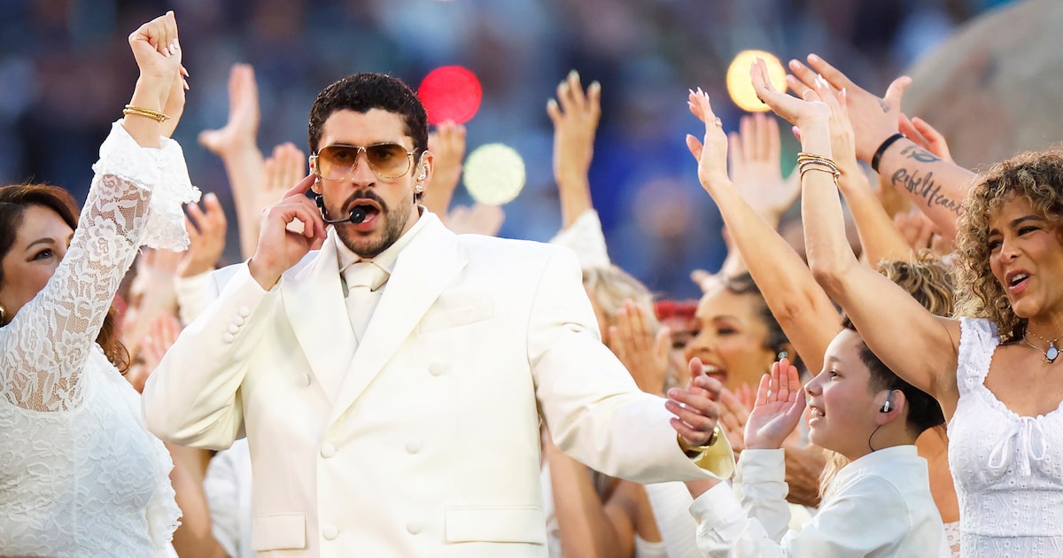 Bad Bunny shouts out ex-Mavericks guard J.J. Barea in Super Bowl halftime show