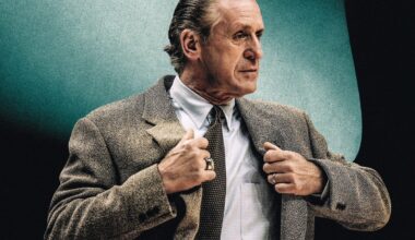 Pat Riley thinks a suit makes a more effective leader. He might be right