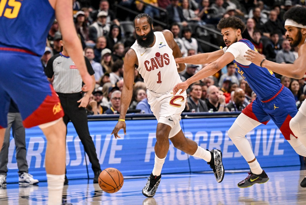 Harden, Mitchell come through in clutch for Cavs at Nuggets