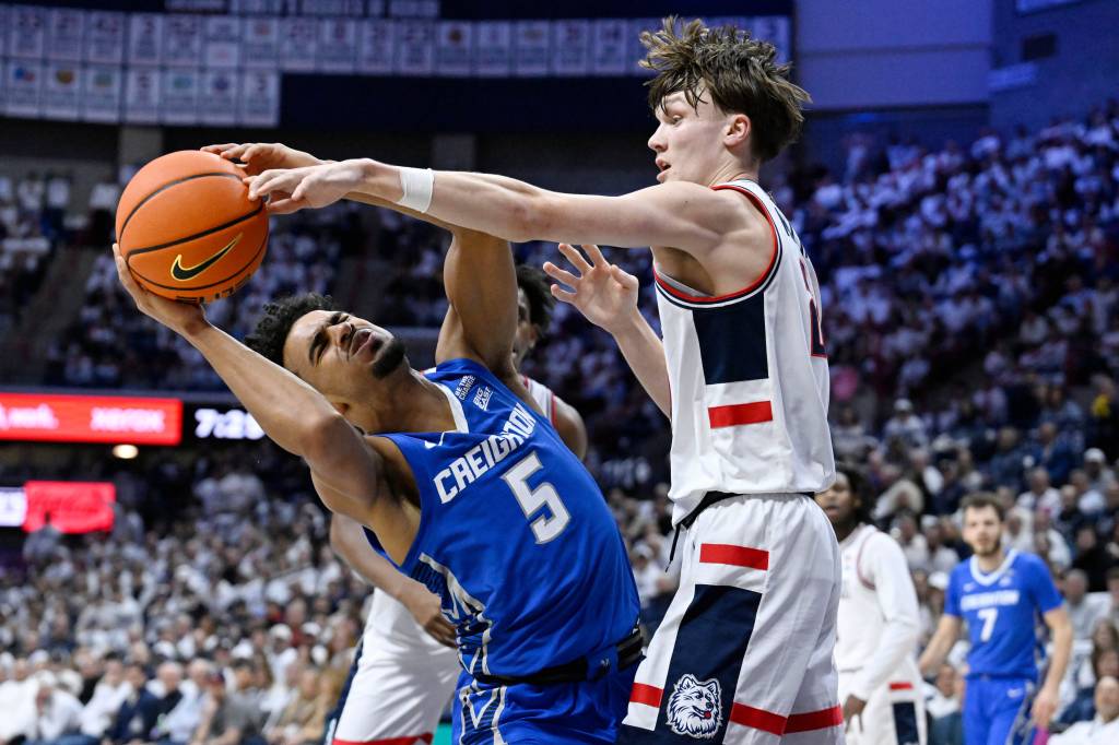 No. 5 UConn men's basketball upset in 91-84 loss to Creighton