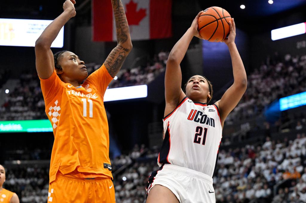 AP women’s basketball player of the week is No. 1 UConn’s Sarah Strong – Hartford Courant