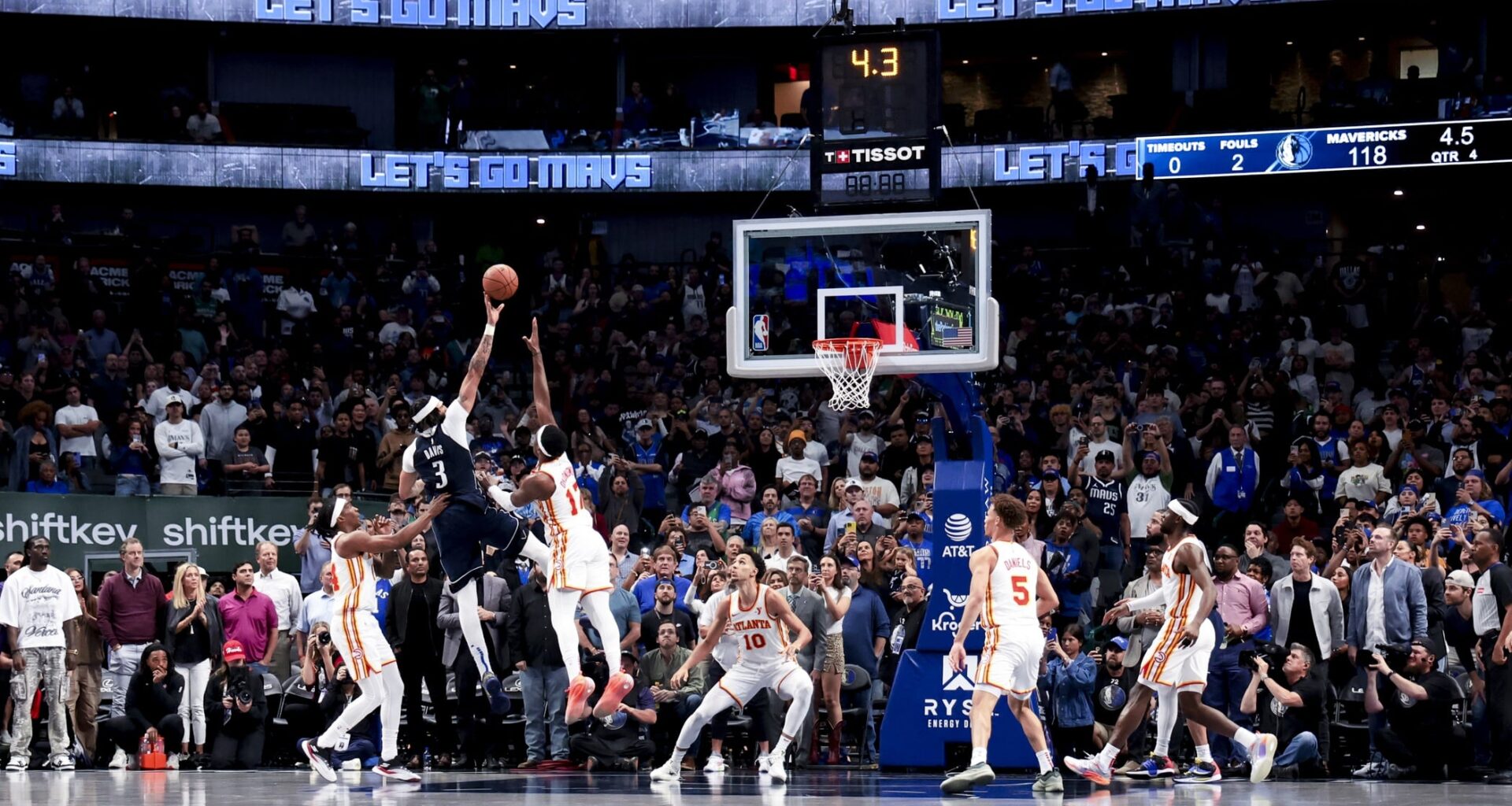 Hawks Can't Let Anthony Davis Trade Slip Through Their Fingers