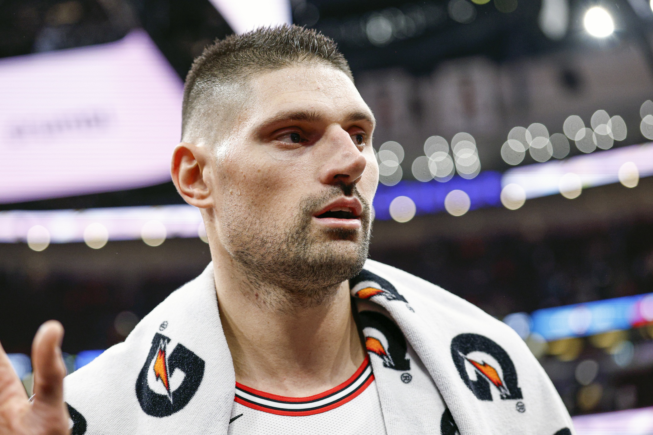 Chicago Bulls center Nikola Vucevic (9)