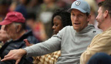 Warriors Steal Slashing Wing From Underneath Nets Nose