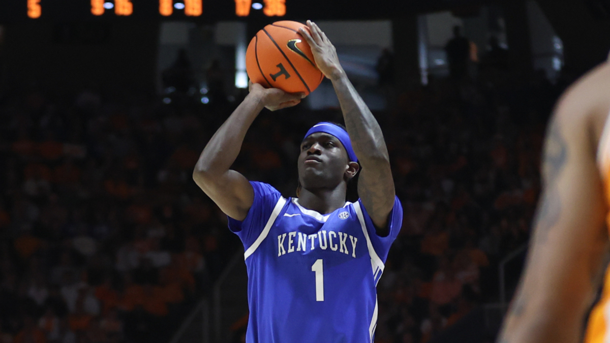 Feb 7, 2026; Lexington, Kentucky, USA; Kentucky Wildcats center Malachi Moreno (24), guard Jasper Johnson (2) and forward Braydon Hawthorne (right) celebrate from the bench during the second half against the Tennessee Volunteers at Rupp Arena at Central Bank Center. Mandatory Credit: Jordan Prather-Imagn Images