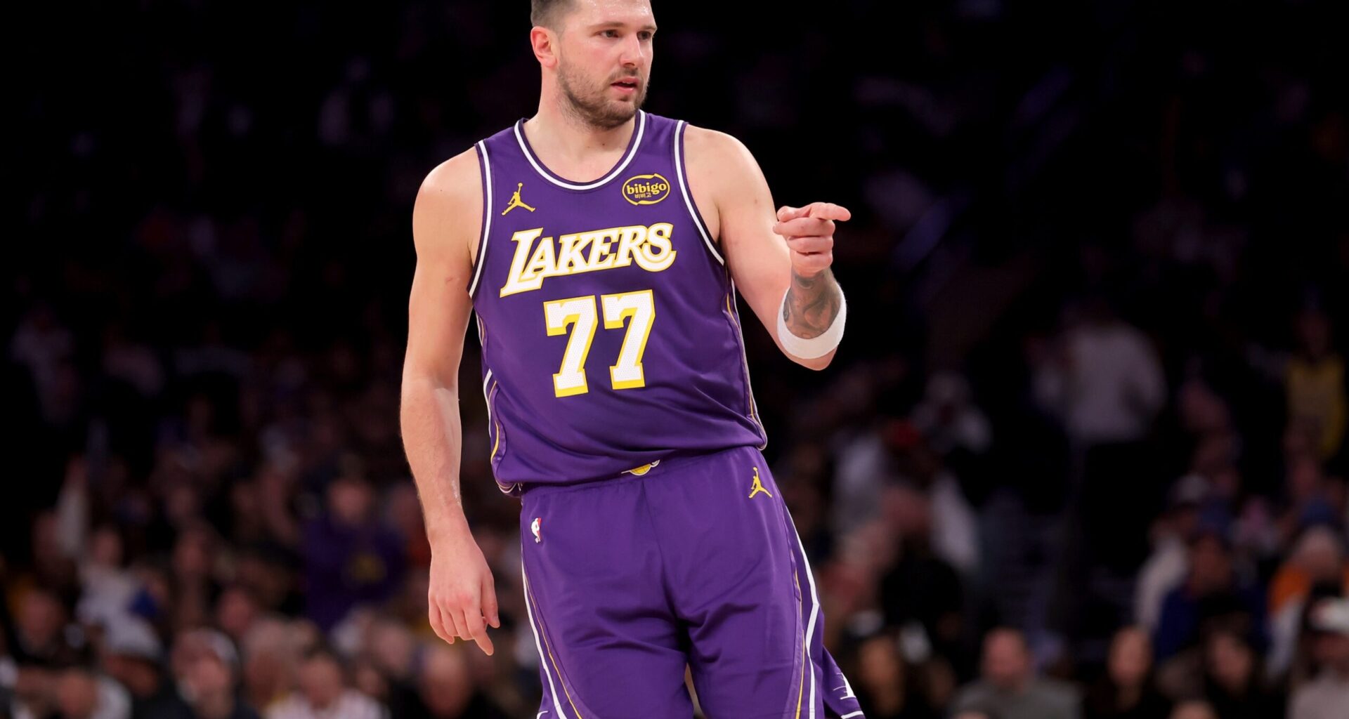 Los Angeles Lakers player who led NBA in scoring