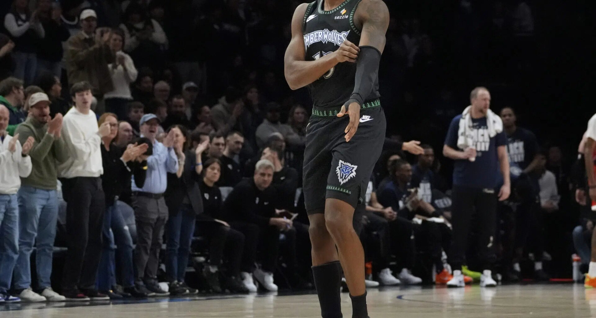 Ayo Dosunmu's Impact Solves Wolves' Inconsistency Problems – The Lead