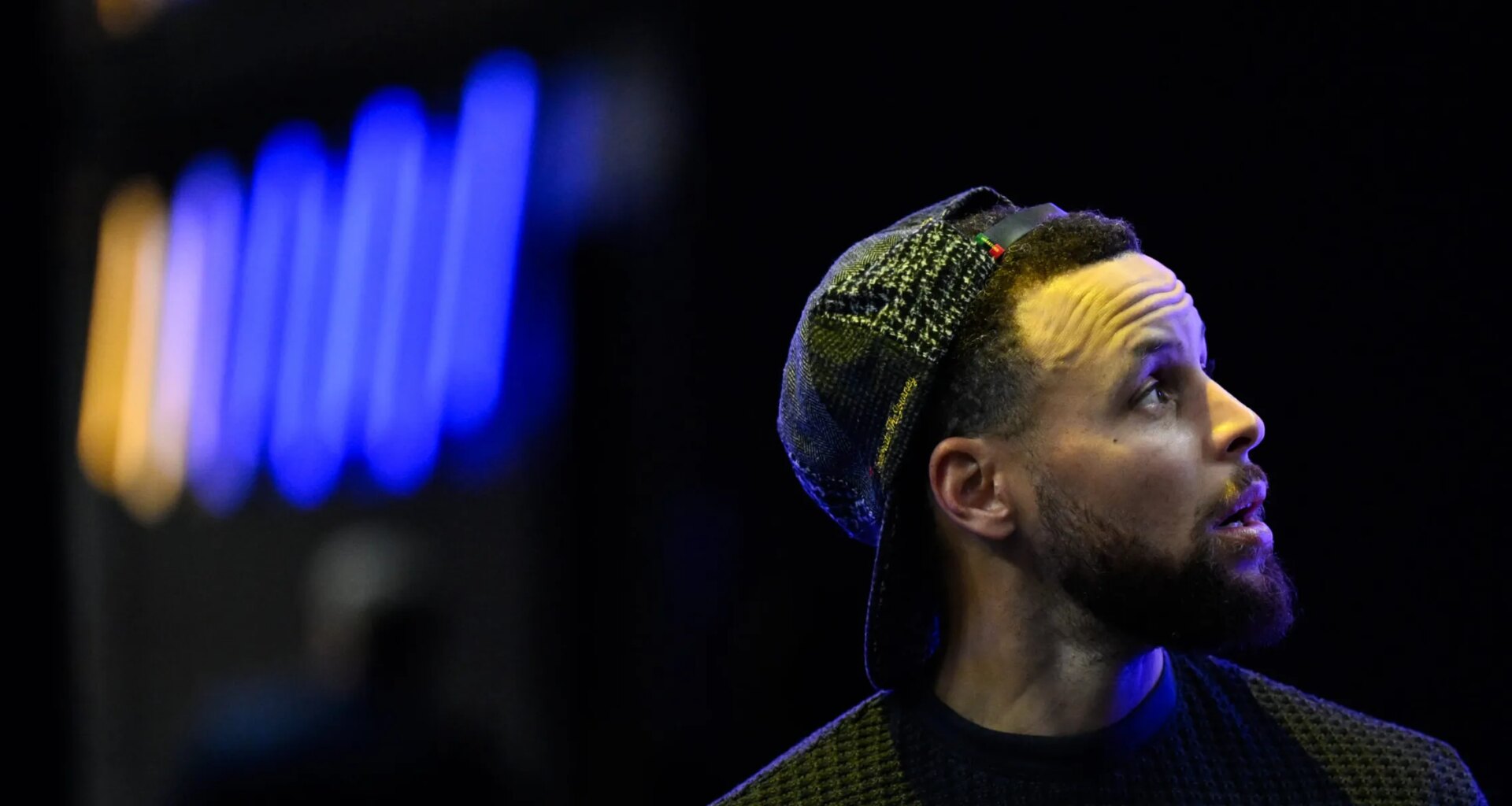 Steph Curry Honors Tim Duncan With Rare Nike Total Foamposite Max