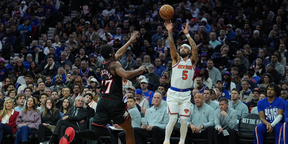 Former Pelicans guard makes eight 3-pointers in Philadelphia victory