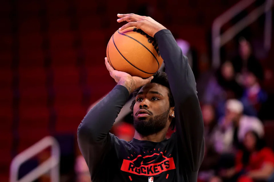 Jan 18, 2026; Houston, Texas, USA; Houston Rockets forward Tari Eason (17) warms up prior to the game against the New Orleans Pelicans at Toyota Center. Mandatory Credit: Erik Williams-Imagn Images