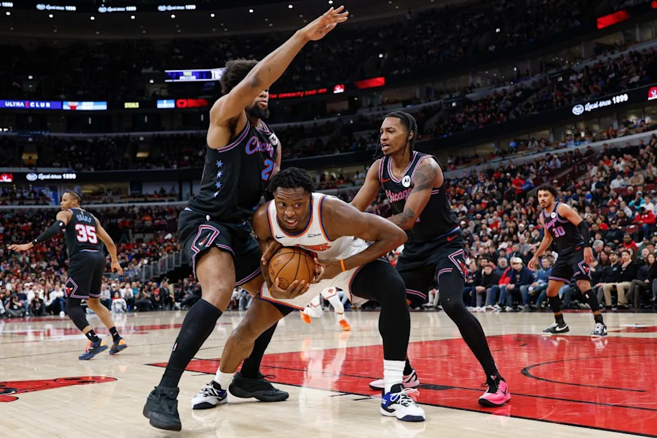 Guerschon Yabusele (l.) defends during the Bulls’ loss to the Knicks on Feb. 22. Imagn Images