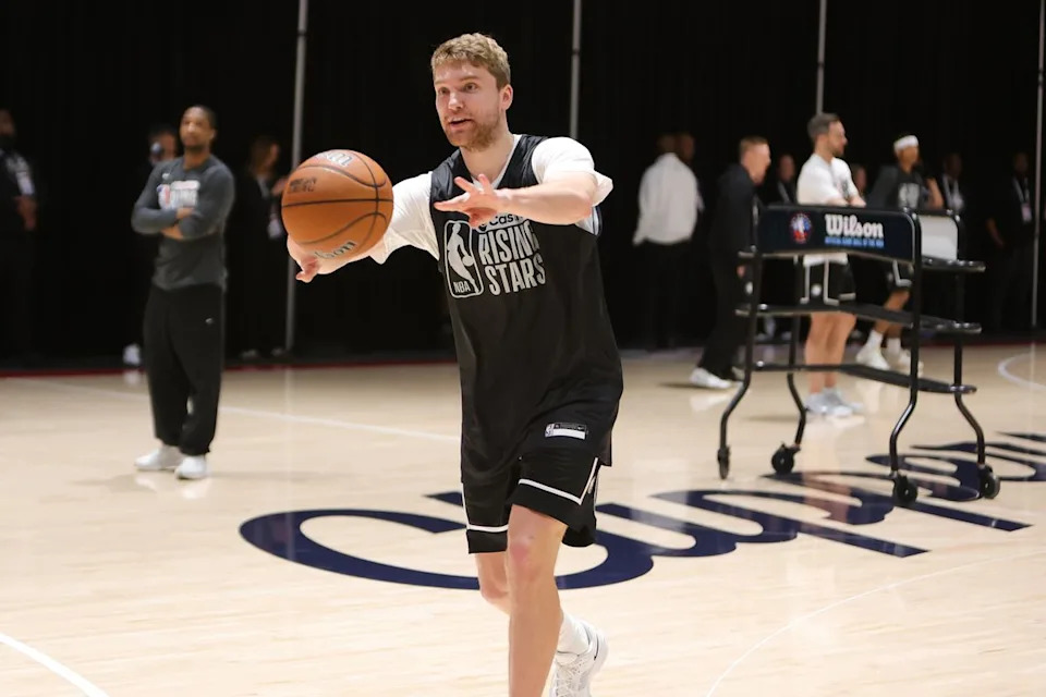 Memphis Grizzlies guard Cam Spencer (24) participates in drills during NBA Rising Stars practice on February 13, 2026 in Inglewood, CA.