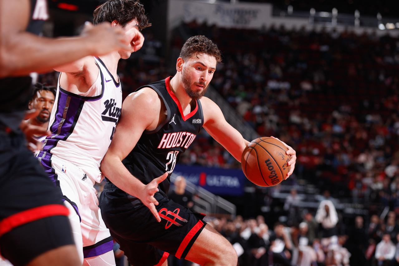 Alperen Sengun #28 of the Houston Rockets drives to the basket during the game against the Sacramento Kings at the Toyota Center in Houston, Texas, February 25, 2026. (AFP Photo)
