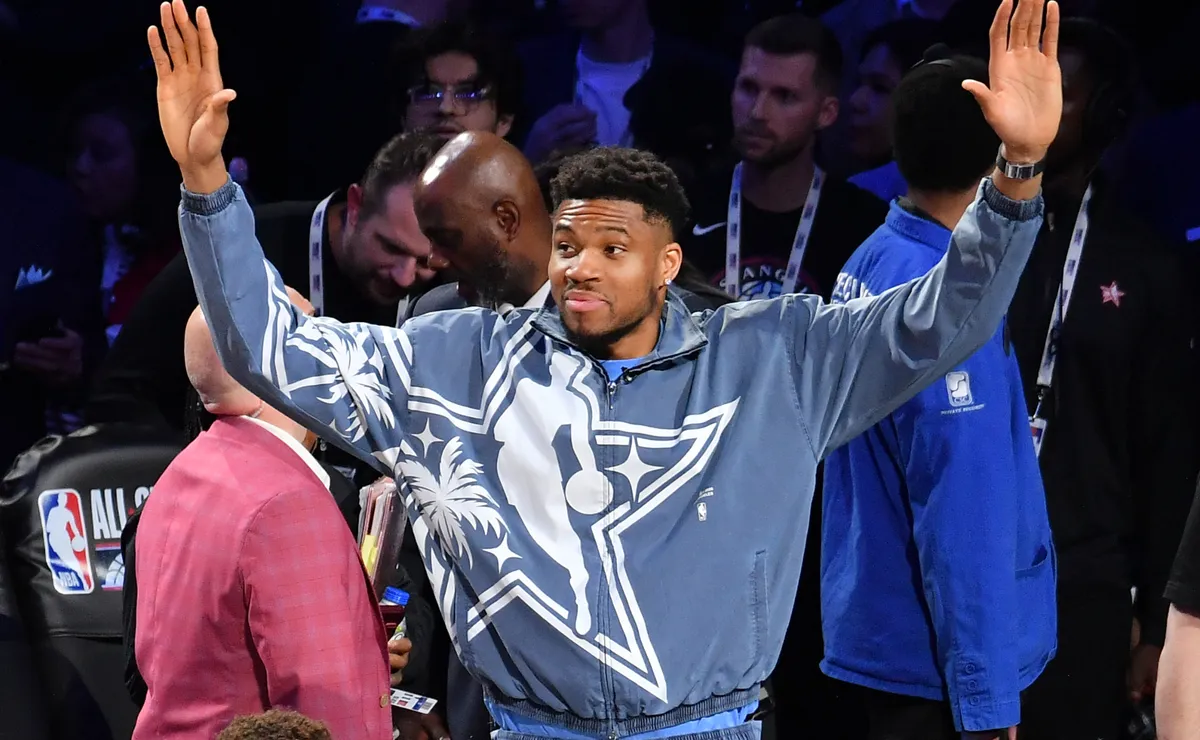 Giannis Antetokounmpo makes a strong statement about his future with the Bucks after trade rumors