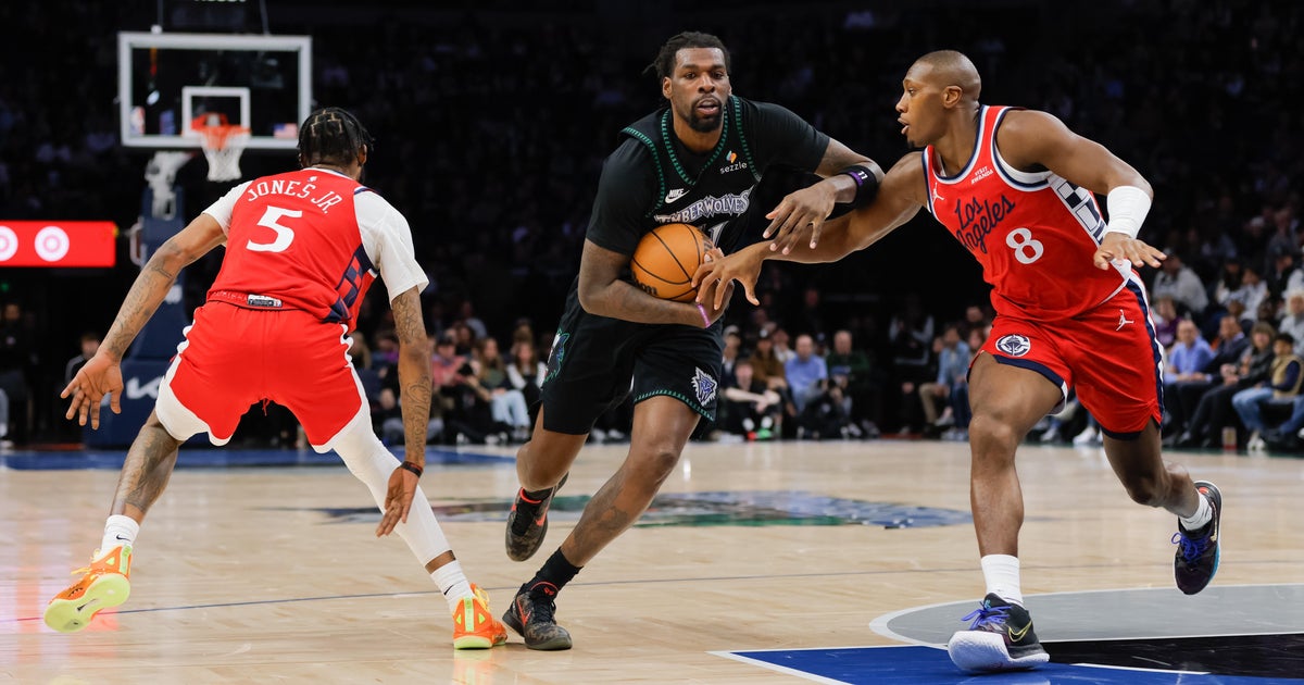 Leonard scores 41 points to help the Clippers rout the slumping Timberwolves