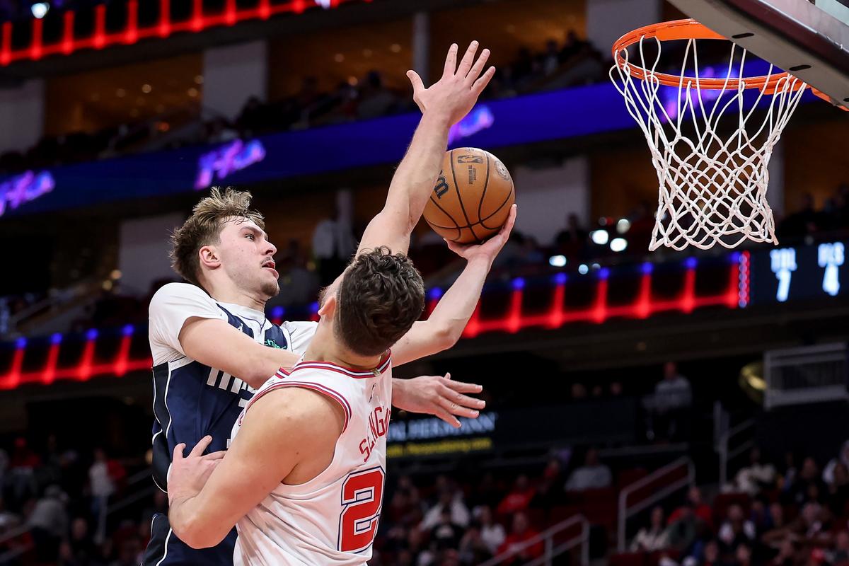 Mavericks' Cooper Flagg Continues Hot Streak Despite Loss