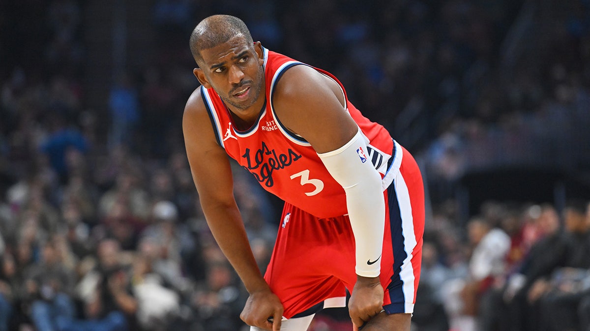 Chris Paul bent over on court