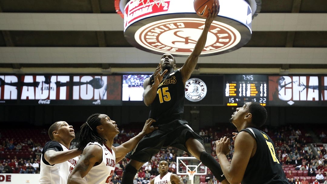 Every Undefeated Regular Season in College Basketball History