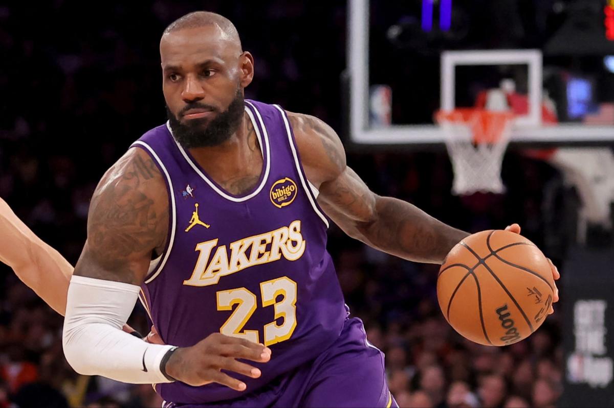 LeBron James at odds with Lakers, uncertain on retirement