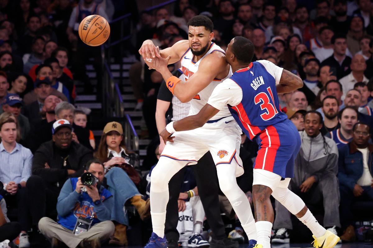 Karl-Anthony Towns' puzzling Knicks season isn't going away