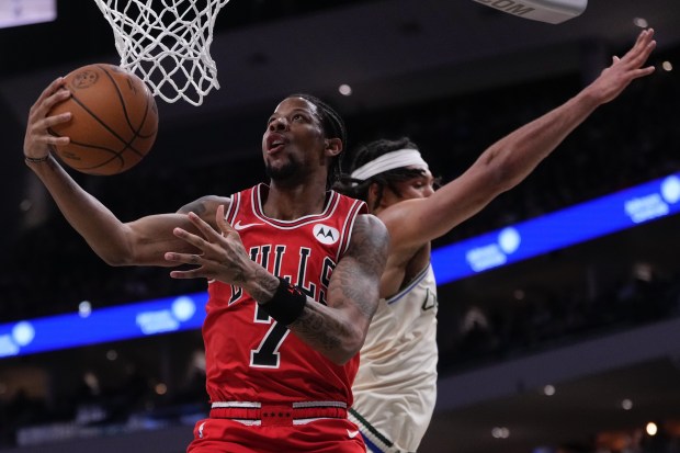 The Bulls' Dalen Terry shoots past the Bucks' Jericho Sims on Tuesday, Feb. 3, 2026, in Milwaukee. (AP Photo/Morry Gash)