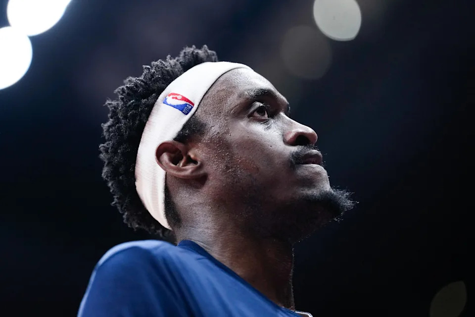 Feb 8, 2026; Toronto, Ontario, CAN; Indiana Pacers forward Pascal Siakam (43) looks on against the Toronto Raptors at Scotiabank Arena. Mandatory Credit: Kevin Sousa-Imagn Images