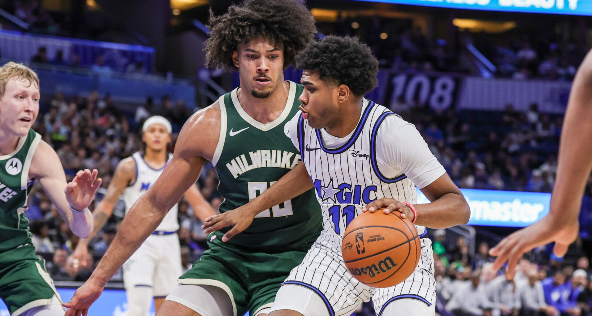 'SNL' star Kam Patterson receives hilarious gift from Orlando Magic