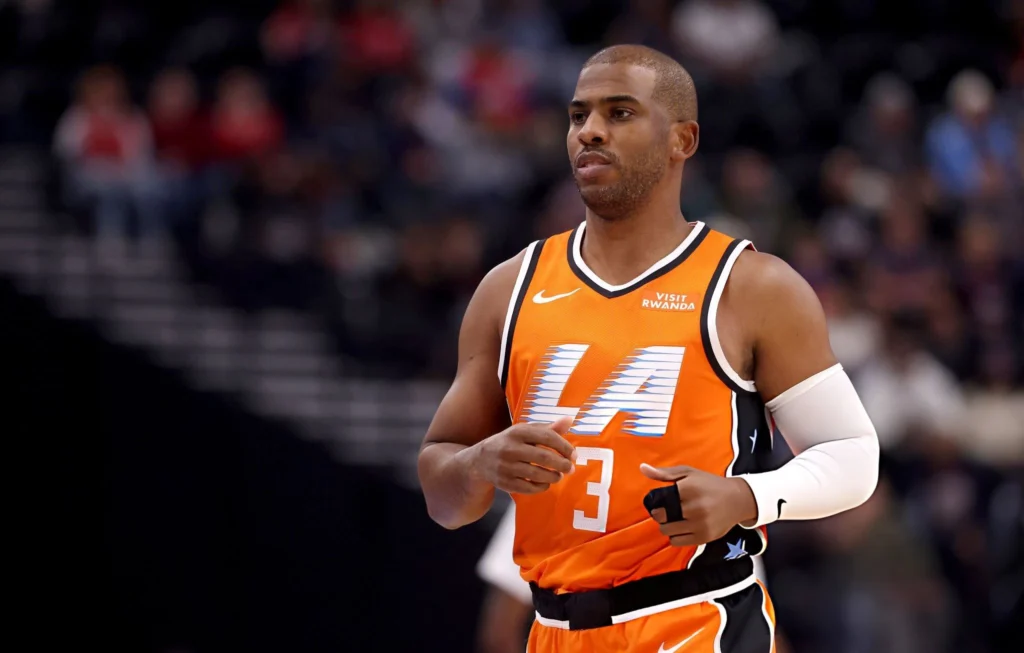 Chris Paul #3 of the Los Angeles Clippers jogs off court during the first quarter against the Dallas Mavericks at Intuit Dome on November 29, 2025