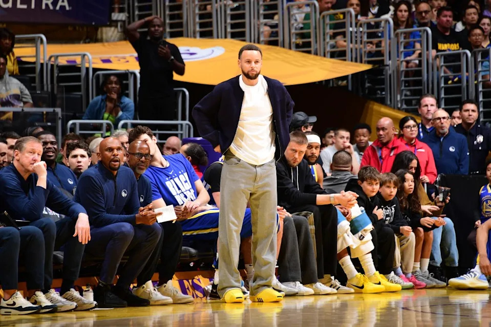 Steph Curry reportedly suffered a setback in his recovery from the knee issue that has sidelined the Warriors superstar since the end of January. NBAE via Getty Images