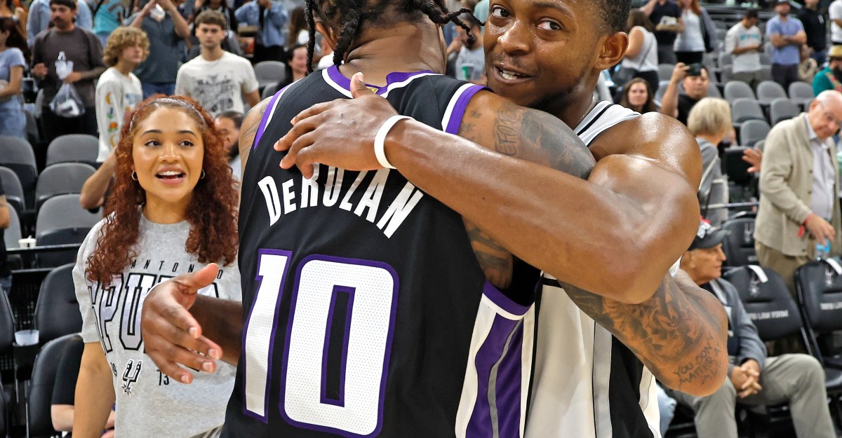 It’s time for Basketball: San Antonio Spurs vs Sacramento Kings