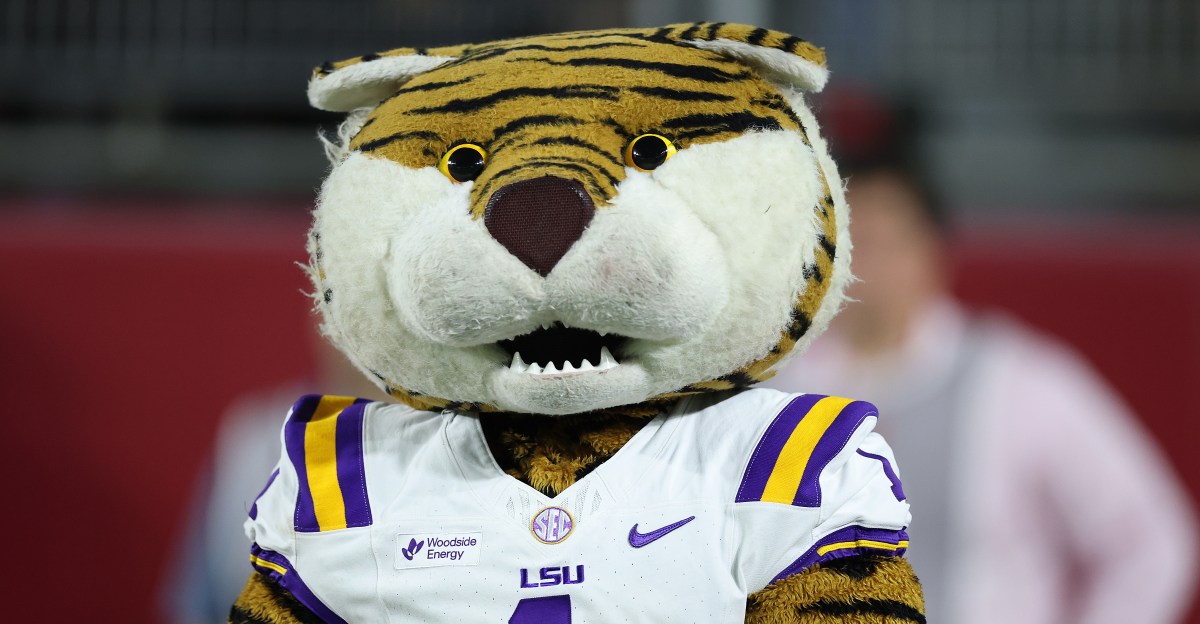 HOW TO WATCH COLLEGE BASKETBALL: Sunday, February 8, 2026