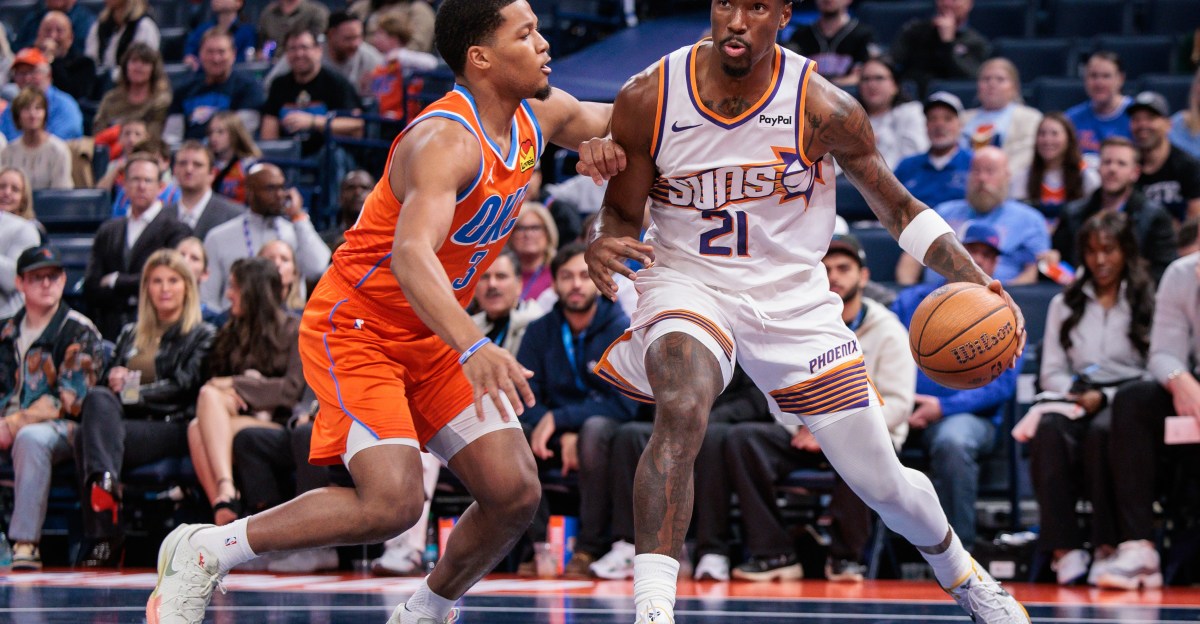 NBA trade deadline: Milwaukee Bucks waive Nigel Hayes-Davis