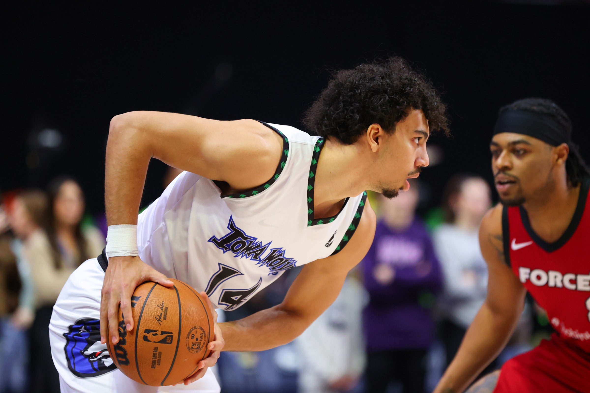 DES MOINES, IA - JANUARY 3: Jules Bernard #14 of the Iowa Wolves handles the ball during the game against the Sioux Falls Skyforce on January 3, 2026 at Casey’s Center in Des Moines, Iowa. NOTE TO USER: User expressly acknowledges and agrees that, by downloading and or using this Photograph, user is consenting to the terms and conditions of the Getty Images License Agreement. Mandatory Copyright Notice: Copyright 2026 NBAE (Photo by Jasey Bradwell/NBAE via Getty Images)