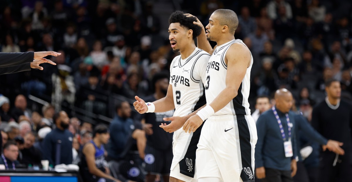San Antonio rides third-quarter run to victory over Magic