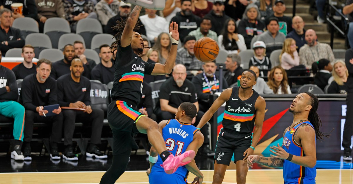 Spurs Outlast Thunder, 116-106, in Gritty Home Win