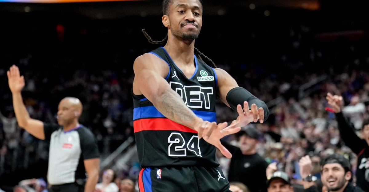 Pistons ink Daniss Jenkins to two-year deal