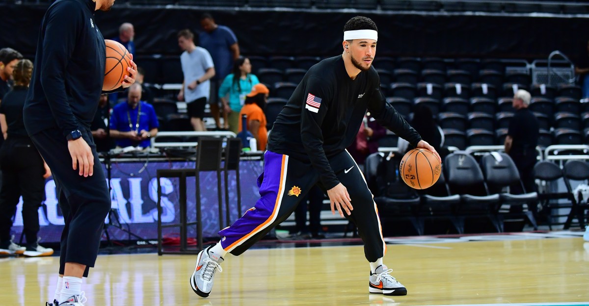 Injury Update: Devin Booker departs with hip soreness against Spurs